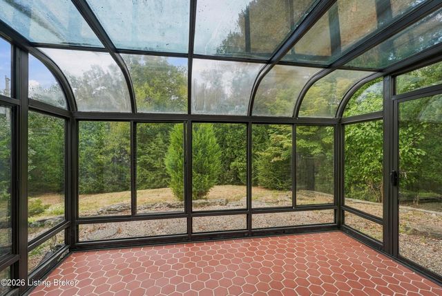 3408 Flinthaven Rd, Louisville, KY 40241