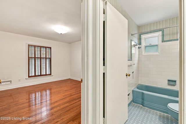 3408 Flinthaven Rd, Louisville, KY 40241