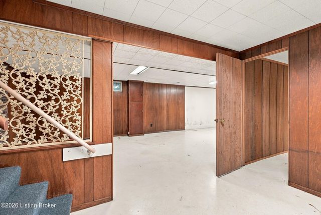 3408 Flinthaven Rd, Louisville, KY 40241