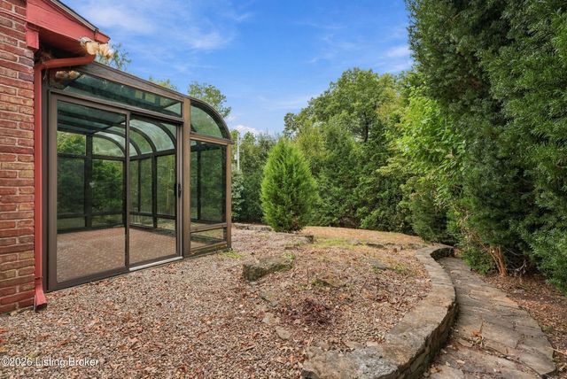 3408 Flinthaven Rd, Louisville, KY 40241