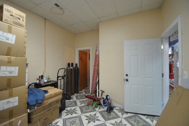 5640 W Cermak Road, Cicero, IL 60804