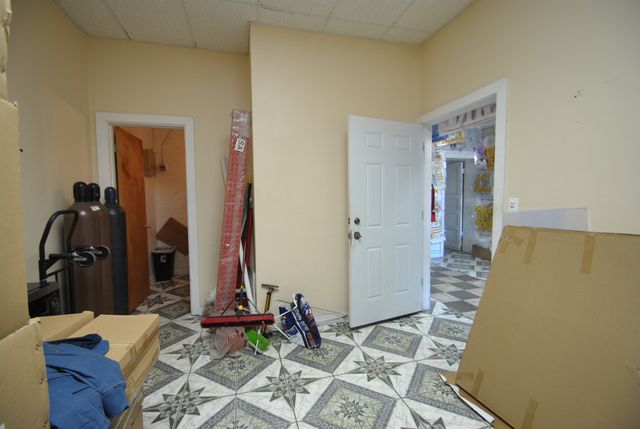 5640 W Cermak Road, Cicero, IL 60804