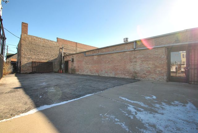5640 W Cermak Road, Cicero, IL 60804
