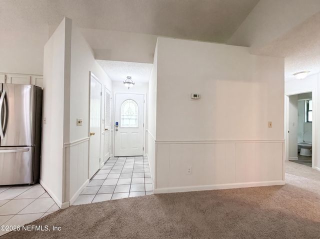 7737 PEPPER Circle E, Jacksonville, FL 32244