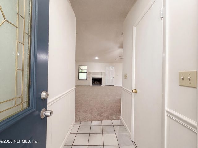 7737 PEPPER Circle E, Jacksonville, FL 32244