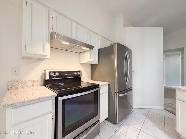7737 PEPPER Circle E, Jacksonville, FL 32244