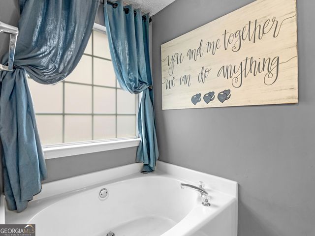 527 Gallantry Trail, Mcdonough, GA 30252