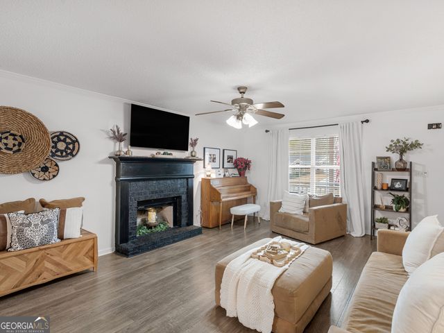 527 Gallantry Trail, Mcdonough, GA 30252