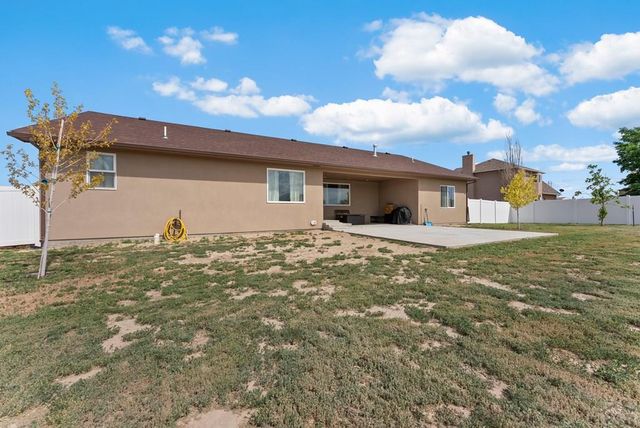 1087 S Greenway Dr, Pueblo West, CO 81007