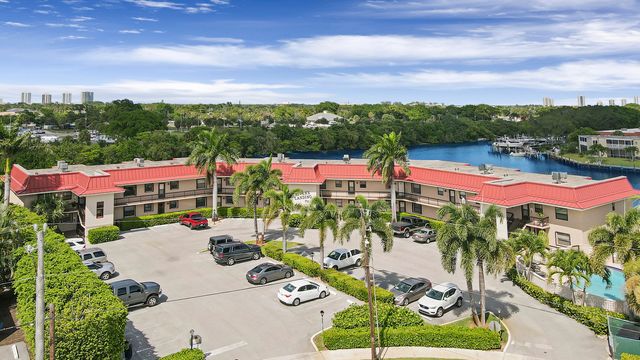 711 Hummingbird Way 201, North Palm Beach, FL 33408