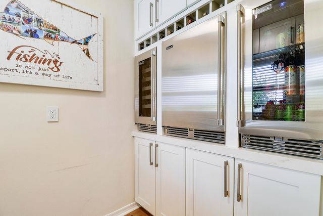 711 Hummingbird Way 201, North Palm Beach, FL 33408