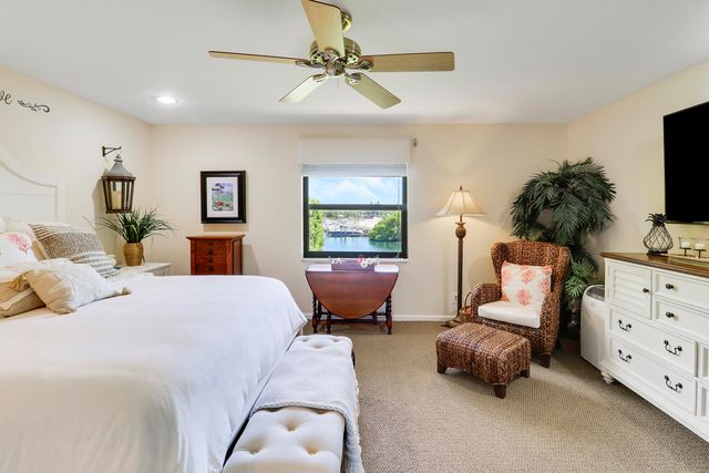 711 Hummingbird Way 201, North Palm Beach, FL 33408