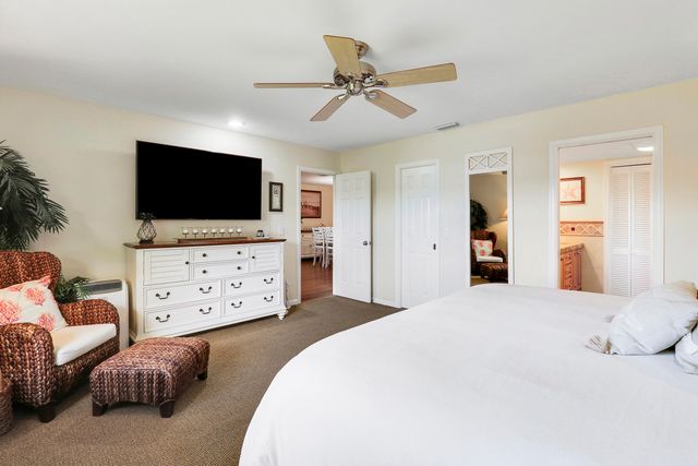 711 Hummingbird Way 201, North Palm Beach, FL 33408