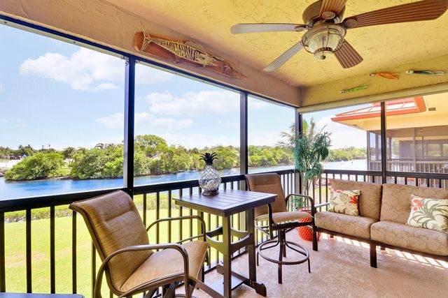 711 Hummingbird Way 201, North Palm Beach, FL 33408