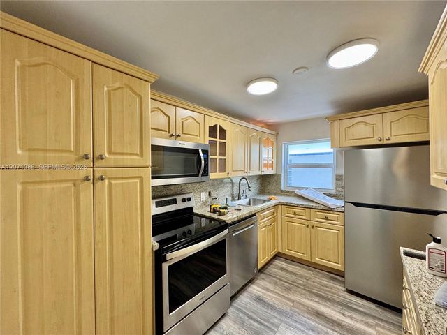 245 18th Street 301, Miami Beach, FL 33139