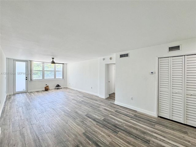 245 18th Street 301, Miami Beach, FL 33139