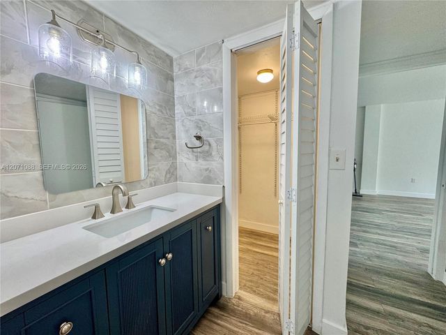 245 18th Street 301, Miami Beach, FL 33139