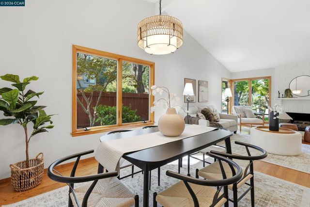 5685 White Mountain Ct, Martinez, CA 94553