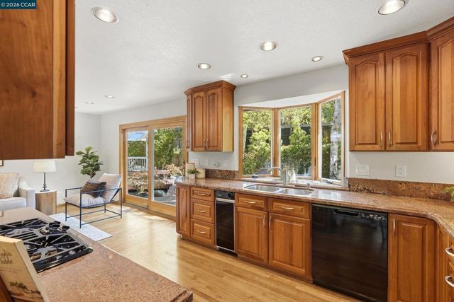 5685 White Mountain Ct, Martinez, CA 94553