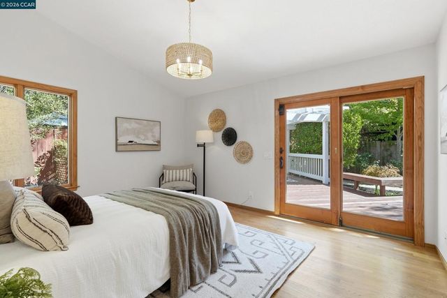 5685 White Mountain Ct, Martinez, CA 94553