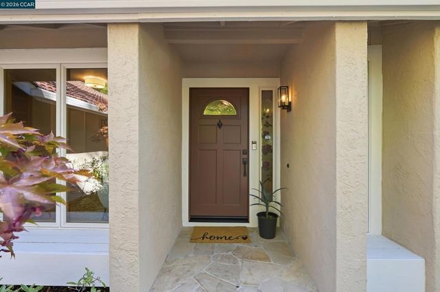 5685 White Mountain Ct, Martinez, CA 94553