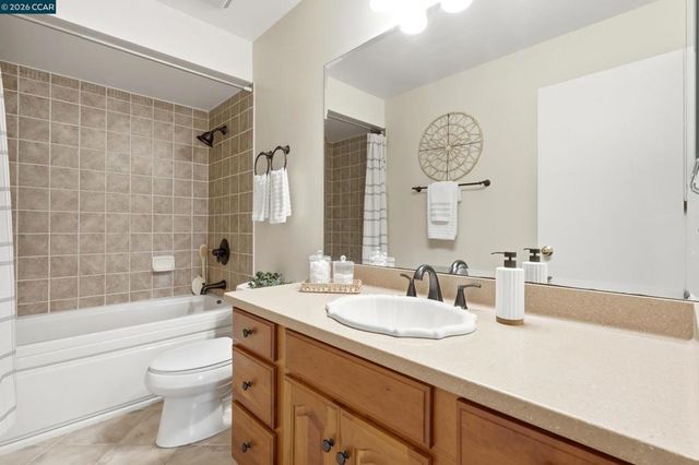 5685 White Mountain Ct, Martinez, CA 94553
