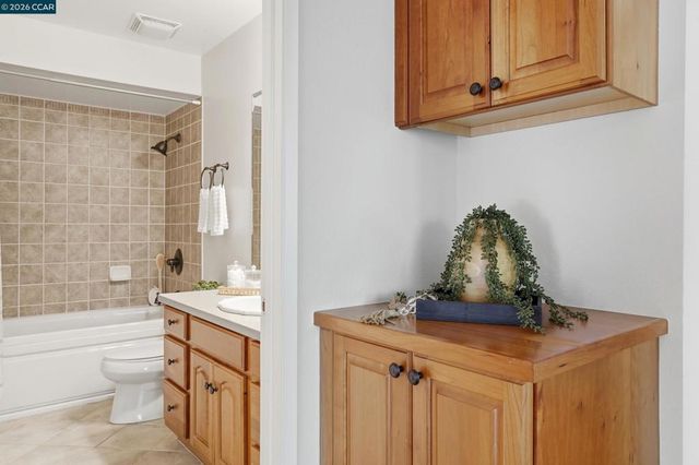 5685 White Mountain Ct, Martinez, CA 94553