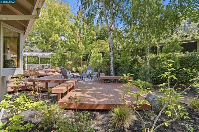 5685 White Mountain Ct, Martinez, CA 94553