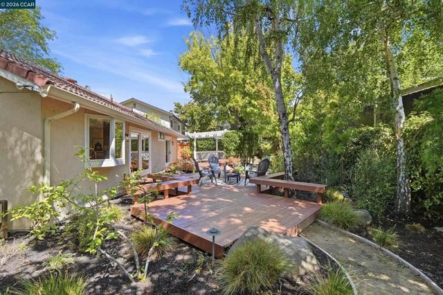 5685 White Mountain Ct, Martinez, CA 94553