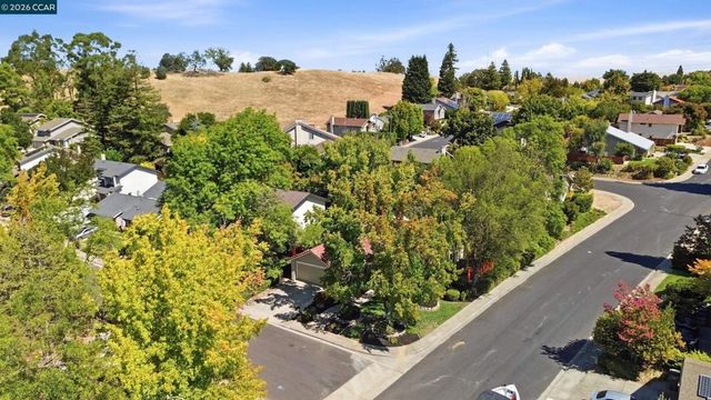 5685 White Mountain Ct, Martinez, CA 94553