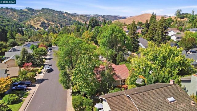 5685 White Mountain Ct, Martinez, CA 94553