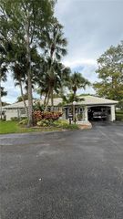1124 W Cypress Dr, Pompano Beach, FL 33069
