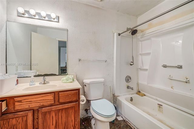 6960 NW 4th Avenue 3, Miami, FL 33150