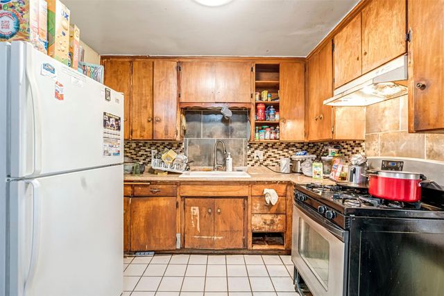 2028 Thompson Avenue, Selma, CA 93662