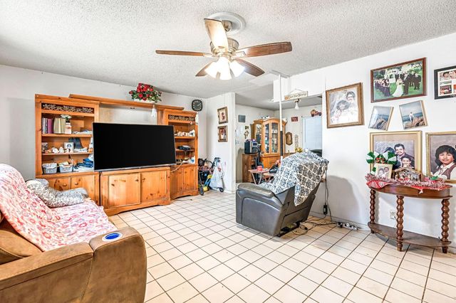 2028 Thompson Avenue, Selma, CA 93662