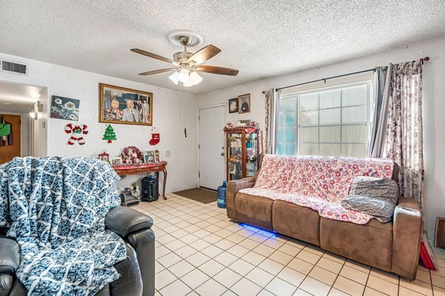 2028 Thompson Avenue, Selma, CA 93662