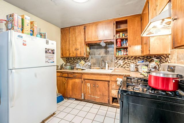 2028 Thompson Avenue, Selma, CA 93662