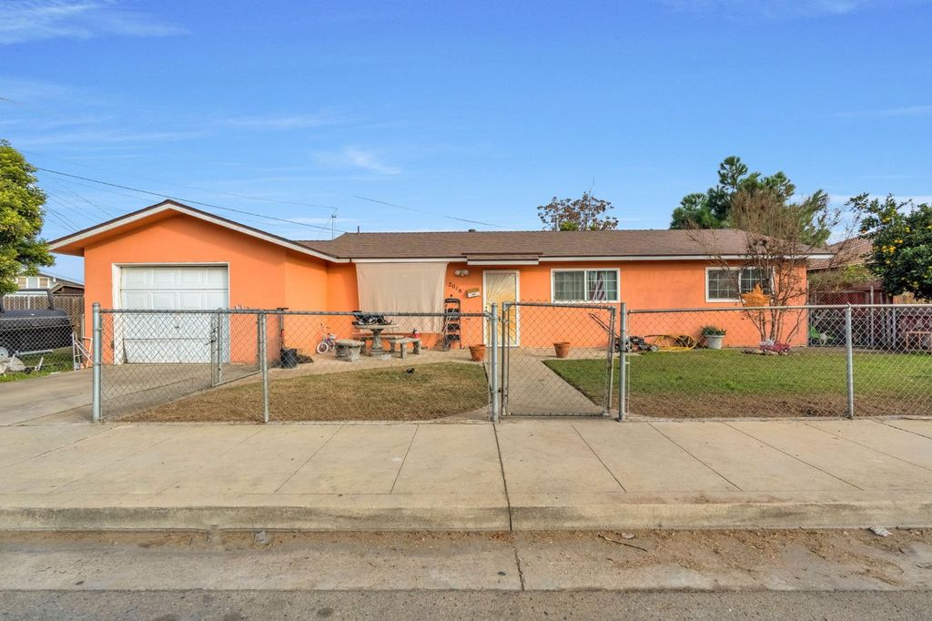 2028 Thompson Avenue, Selma, CA 93662