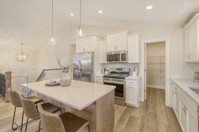 17679 Empire Trail, Lakeville, MN 55044