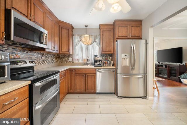 371 CONSTITUTION DR, Forked River, NJ 08731