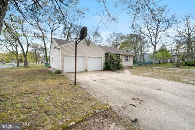 371 CONSTITUTION DR, Forked River, NJ 08731