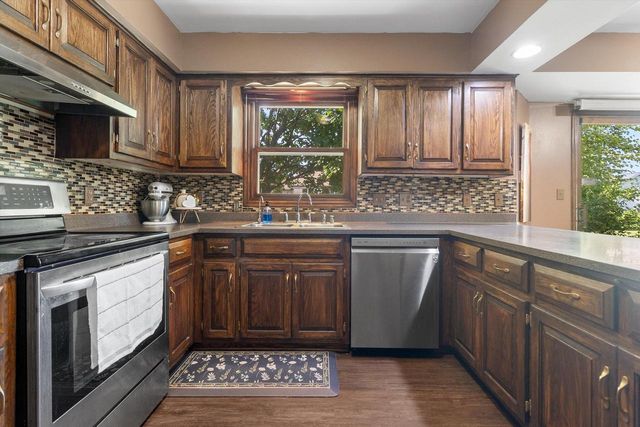 629 Two Rivers DRIVE, Mukwonago, WI 53149