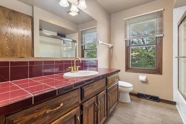 629 Two Rivers DRIVE, Mukwonago, WI 53149
