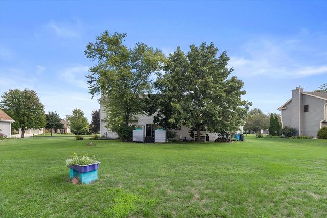 629 Two Rivers DRIVE, Mukwonago, WI 53149