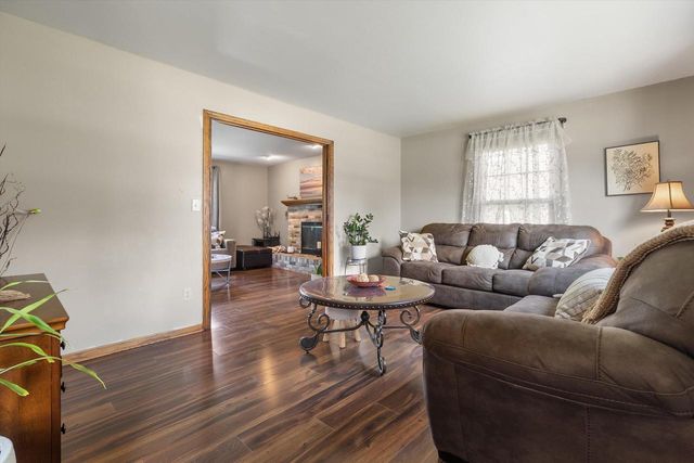 629 Two Rivers DRIVE, Mukwonago, WI 53149
