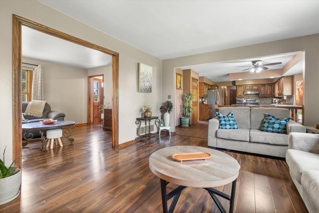 629 Two Rivers DRIVE, Mukwonago, WI 53149