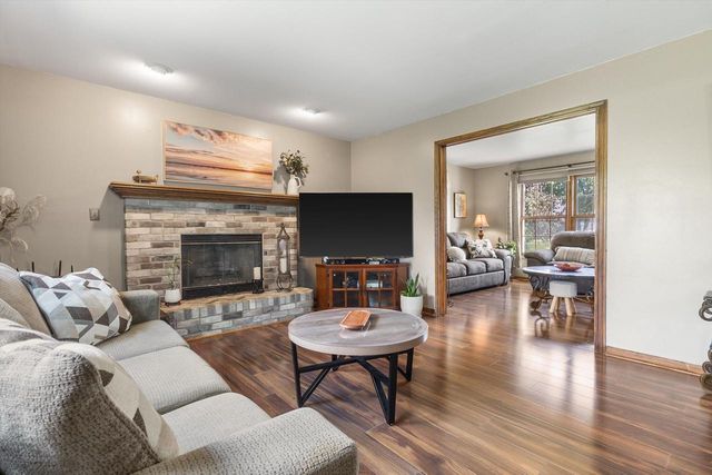 629 Two Rivers DRIVE, Mukwonago, WI 53149