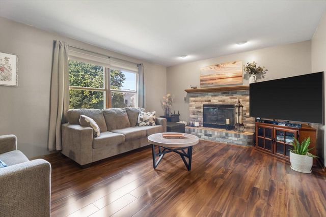 629 Two Rivers DRIVE, Mukwonago, WI 53149