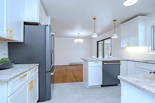 1528 TREDER AVENUE, Stevens Point, WI 54482