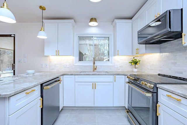 1528 TREDER AVENUE, Stevens Point, WI 54482